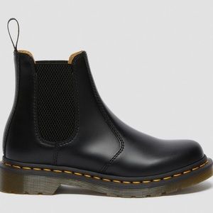 Dr. Martens - 2976 WOMEN'S SMOOTH LEATHER CHELSEA BOOTS